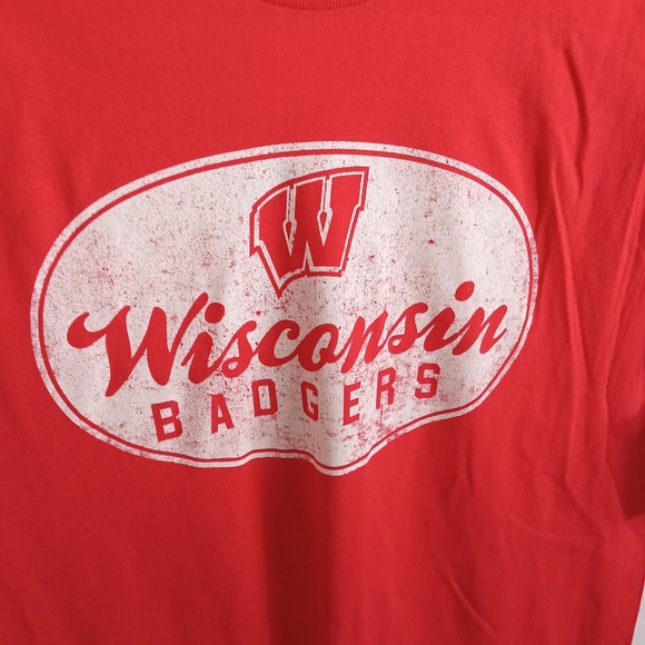 Men's Wisconsin Badgers Red T Shirt Large - Picture 2 of 5